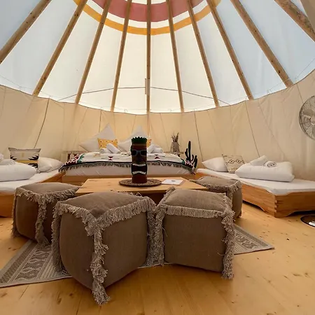 Tipi Sioux Apartment
